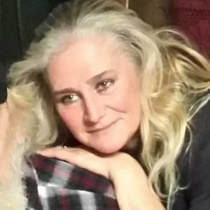 Meet your Posher, Debbi